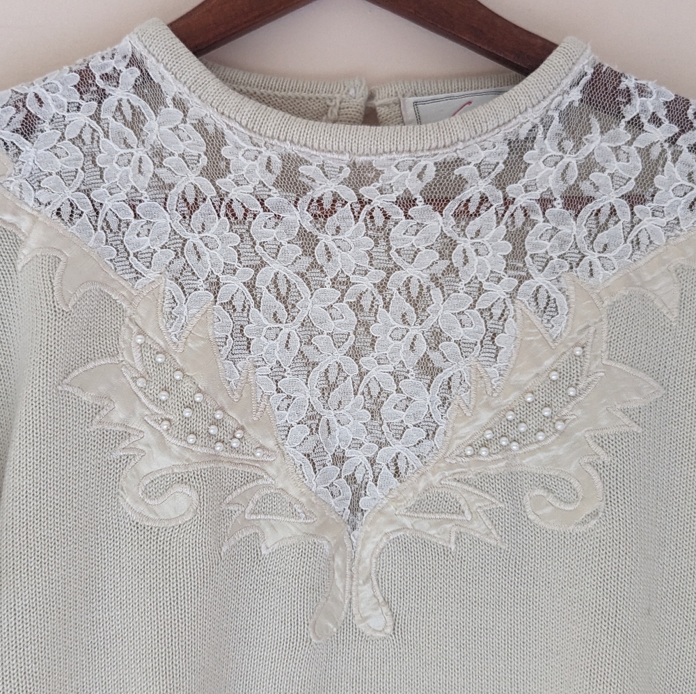 Vintage Knit Sweater Cream Beige Lace Pearl Beading and Applique Pattern Medium